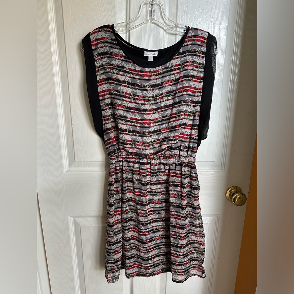 Charming Charlies sleeveless floral dress